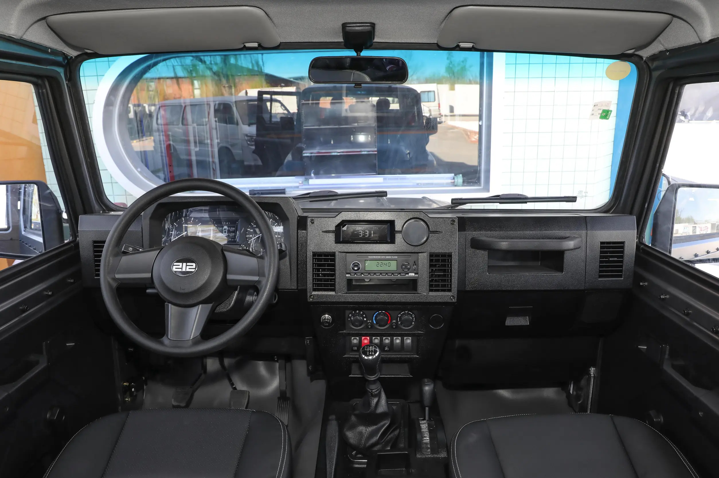 BAIC BJ 212 Small Size SUV 2.4T Maximum 211 Horsepower L 4 Gas Car With 6 Gearbox Max Speed 150KM/H Petrol Car 4WD Manual Car