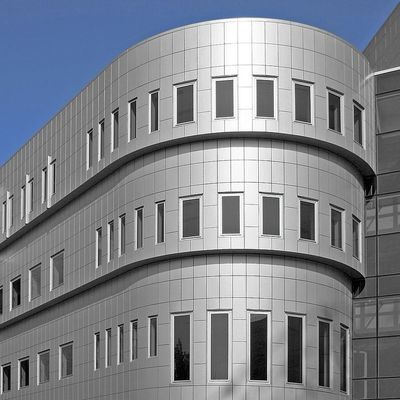 Single / Double Curves Hyperbolic Aluminum Panels For Building Facade Decoration