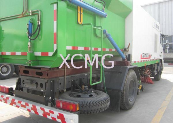 8tons Multifunction Truck Mounted Sweeper , Special Purpose Vehicles Sweeping
