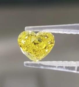 Quality HPHT Lab Grown Yellow Diamonds Heart Shape Fancy Vivid Yellow IGI Earing Stud Necklace wholesale