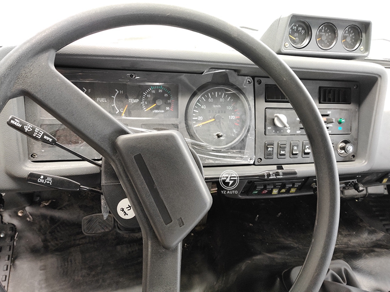 16.5T Commercial Truck Chassis with All Wheel Drive and 6605x2340x2700 mm Dimension