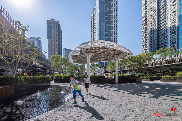 Stainless Steel Sculptural Art Pavilion with Customized Exterior and Welding Technique
