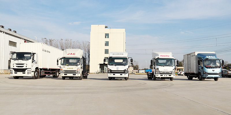 Foton 19CBM Cargo Van Truck With Single Row Seat Rows And 1000-1500Nm Maximum Torque