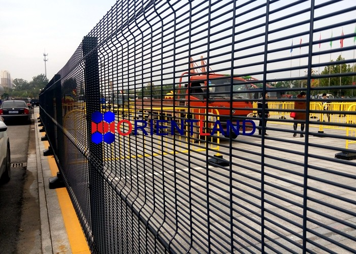 PVC Coated 358 High Security Mesh Fence Anti Climb Mesh Fence 8gauge 4.0mm