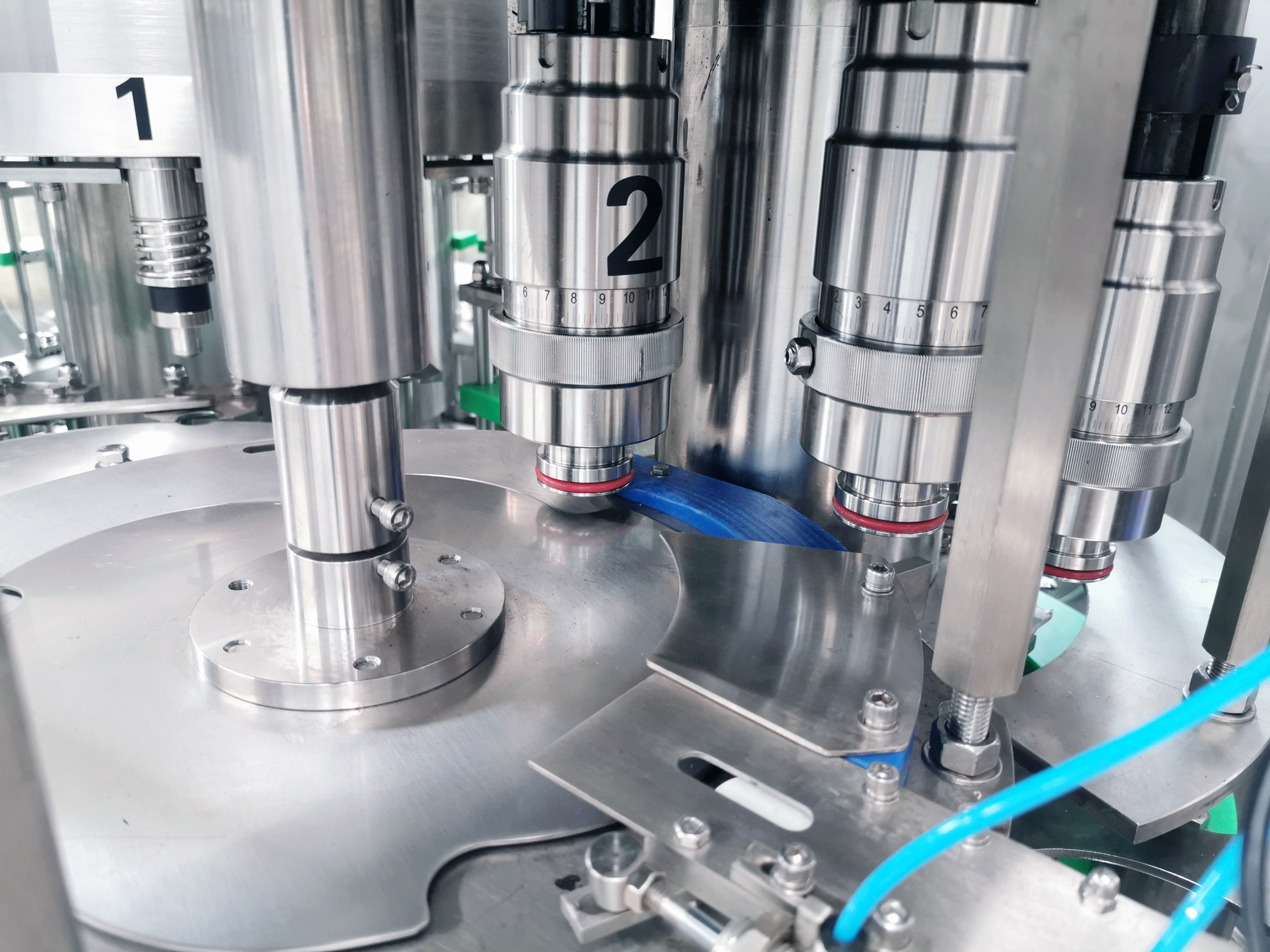 High Production SUS304 Edible Oil Filling Machine For Oliver / Sunflower / Soy Bean Oil