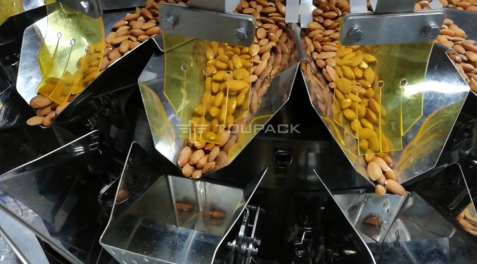 32 Head Blending Automatic Multihead Weigher Dried Fruit Raisin Filling And Packing Machine