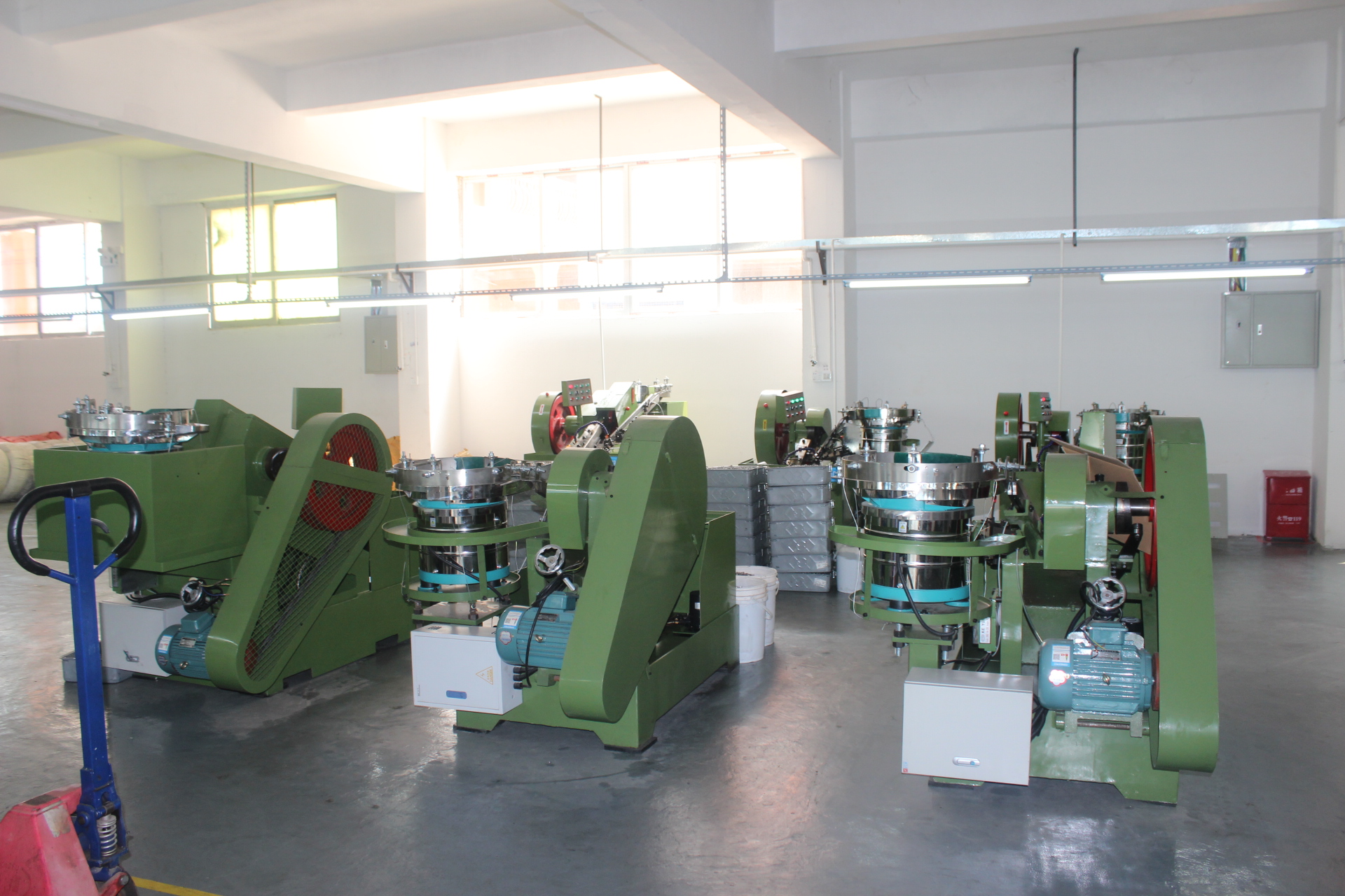 Self Drilling Screw with Phillips Head Metric Measurement and Stainless Steel Material