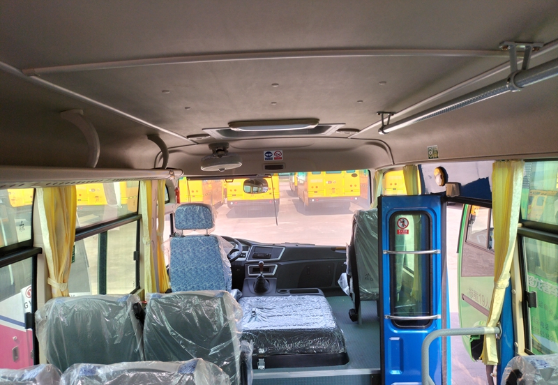 Small Medium Business Wagons with 2982L Displacement and 0.98 m3 Luggage Room Capacity