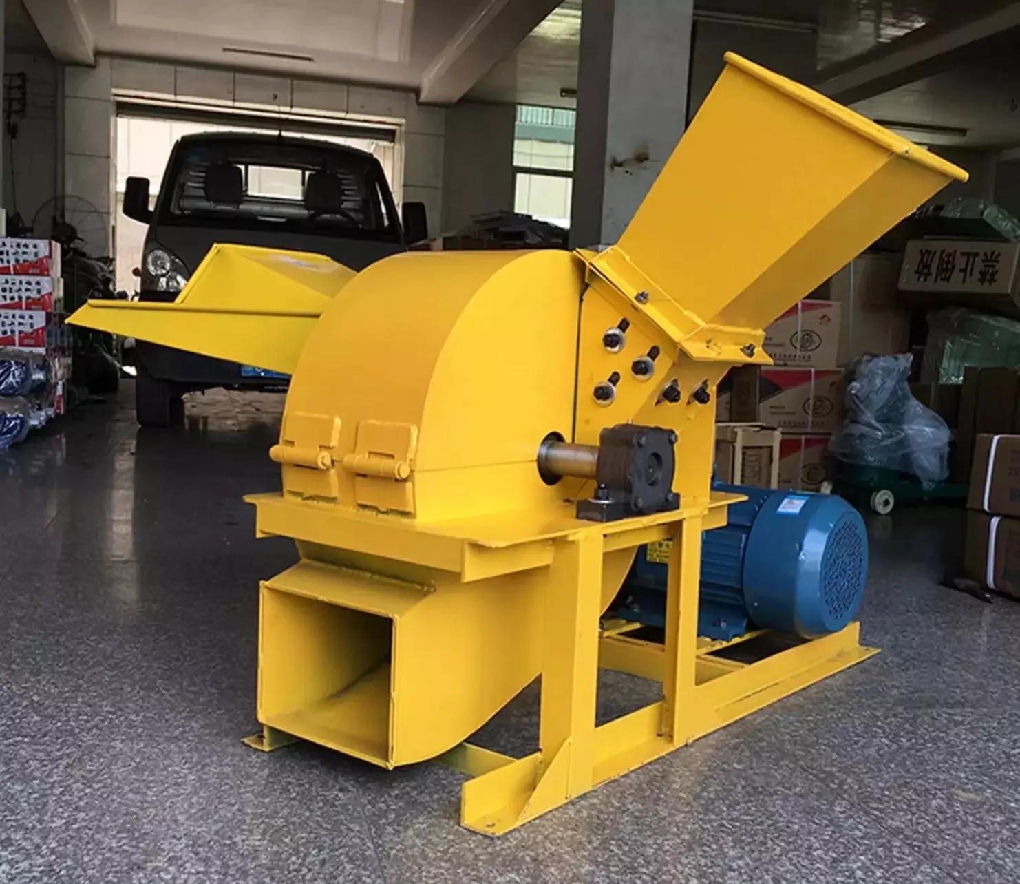 Industrial Wood Sawdust Making Chipper Machine Wood Crusher Machine Mobile Crusher