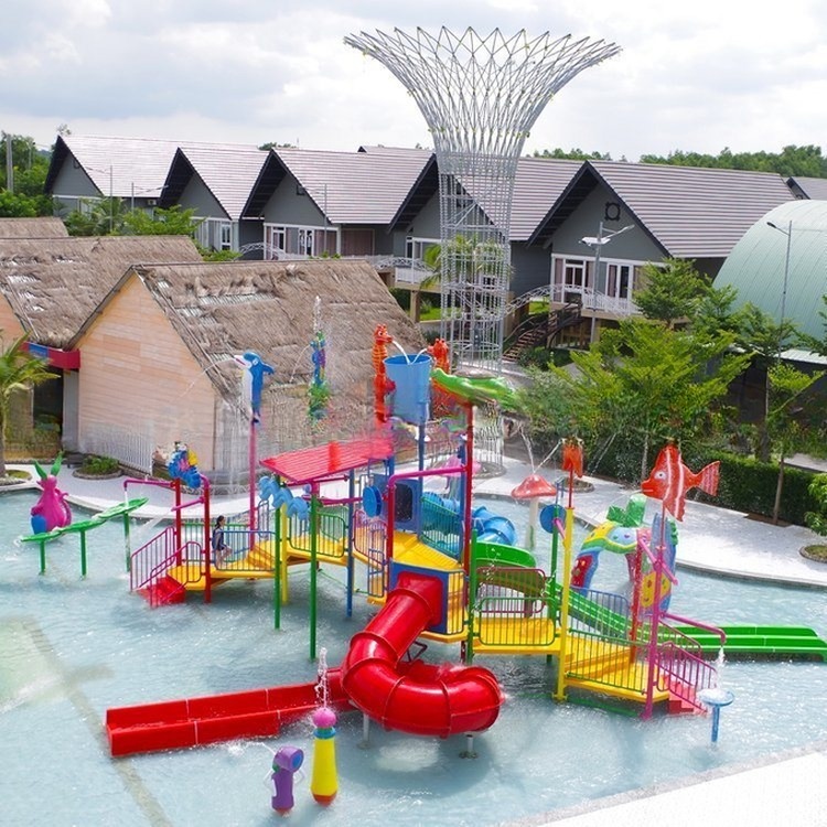 Family Interactive Water Park Playground with Closed Spiral Slide