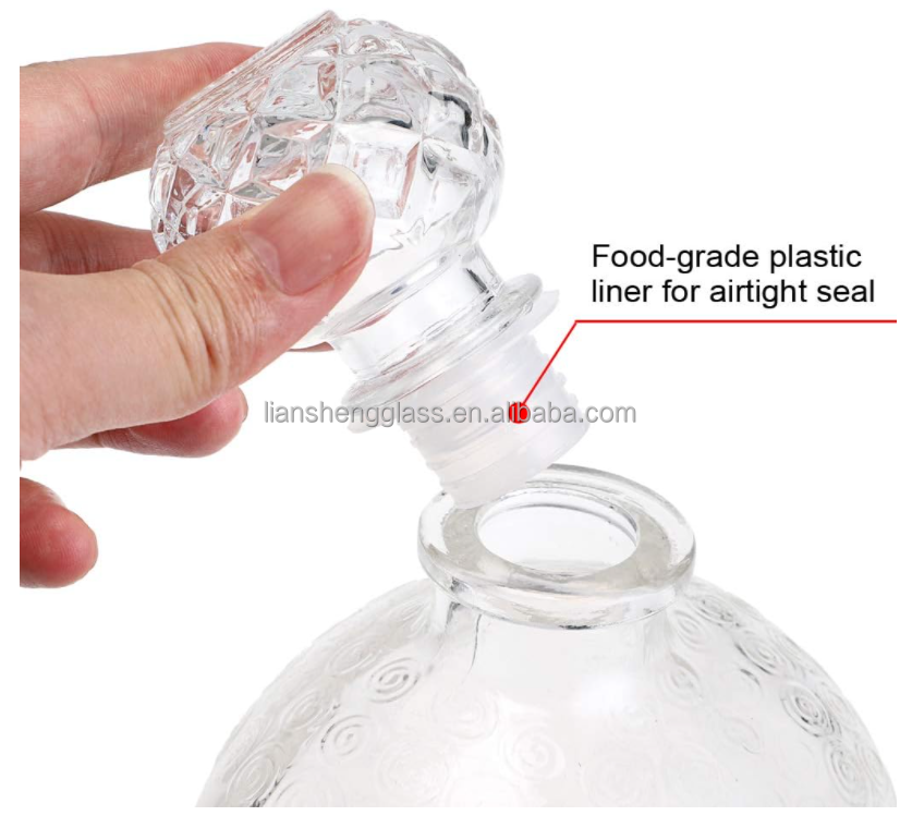 Body Material Glass Liquor Bottle with Acceptable Customer's Logo on Recycled Glass Bottle