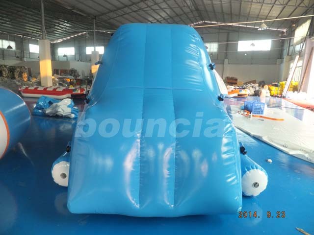 Durable Inflatable Floating Iceberg For Climbing , Kids Inflatable Climbing Mountain