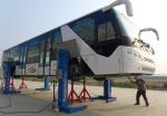 Low floor airport shuttle bus luxury passenger bus Cummins Engine