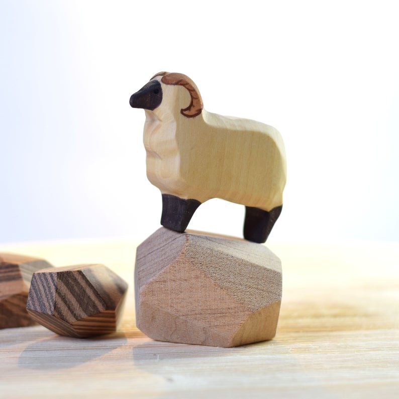 No Deformation Handmade Wooden Animals Wood Bird Figurines Toys
