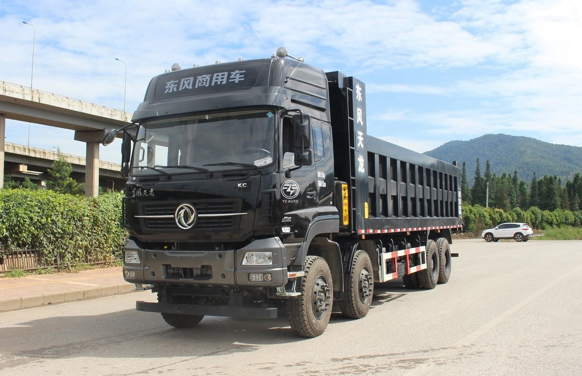 Dongfeng Heavy-Duty 8X4 Dump Truck with Diesel Weichai Engine and Automatic Transmission