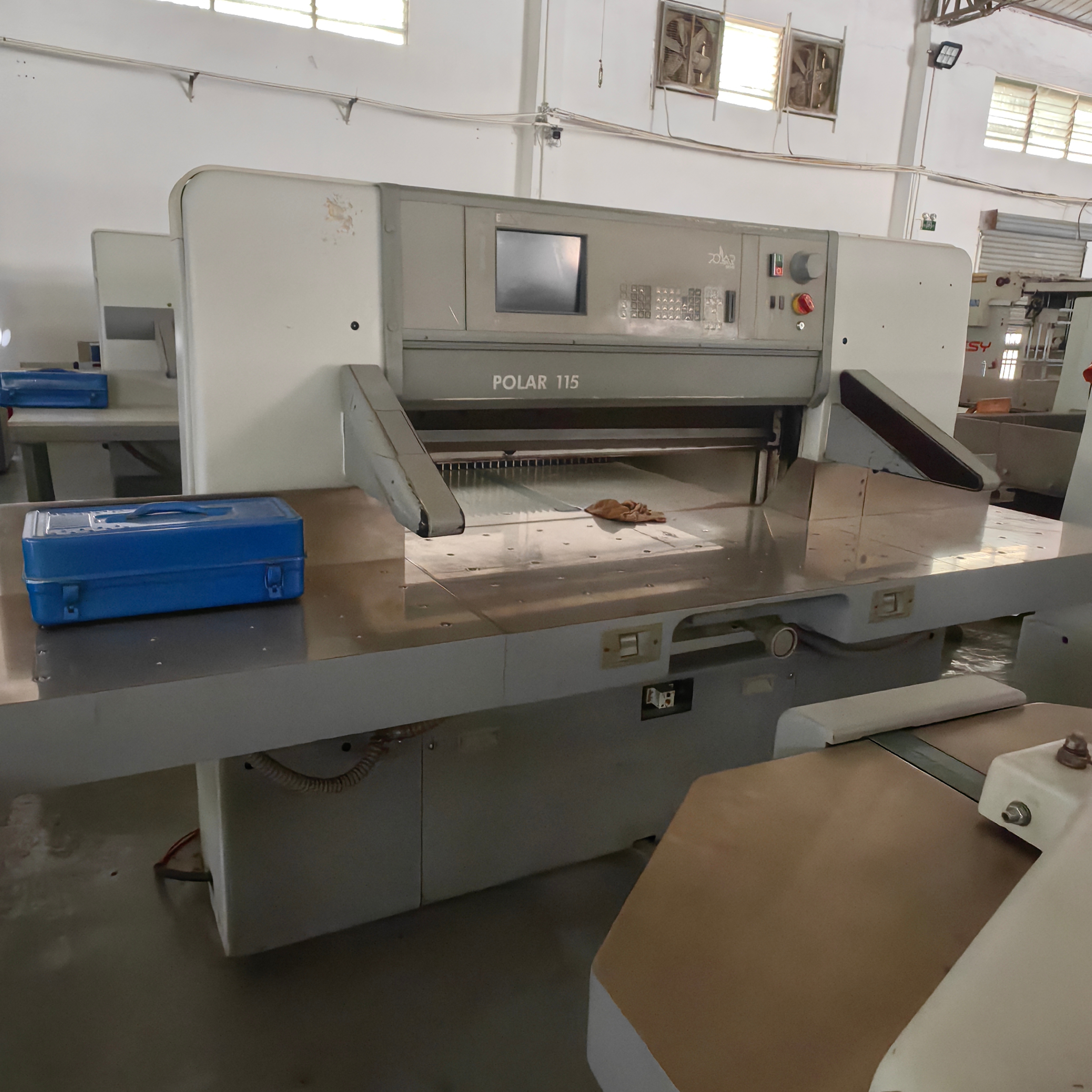Guillotine Knife Cutting Machine 115E Polar Guillotine Paper Cutter With Computerized Control