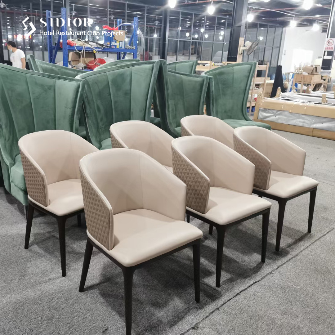 Removable Armrest European Style Dining Chair 62cm Width Solid Wood Legs