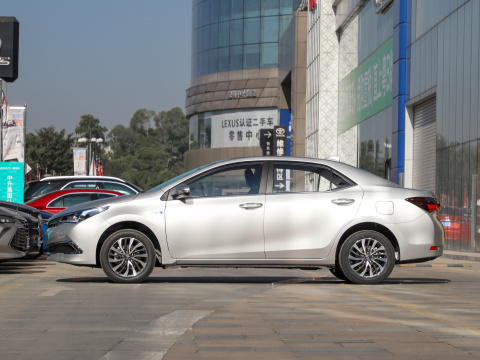 Used car electric for adults Toyota corolla dual engine E+ 2020 1.8L Comfort version Hybrid SUV car 4 door 5 seats Euro VI car