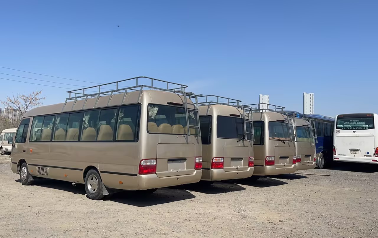 30 Seater Diesel Used Toyo ta Coaster Bus with 15BFT Engine and Euro 3 Emission