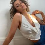 Ruffled Diamond Hem Slim Ladies V Neck Tank Top Sleeveless