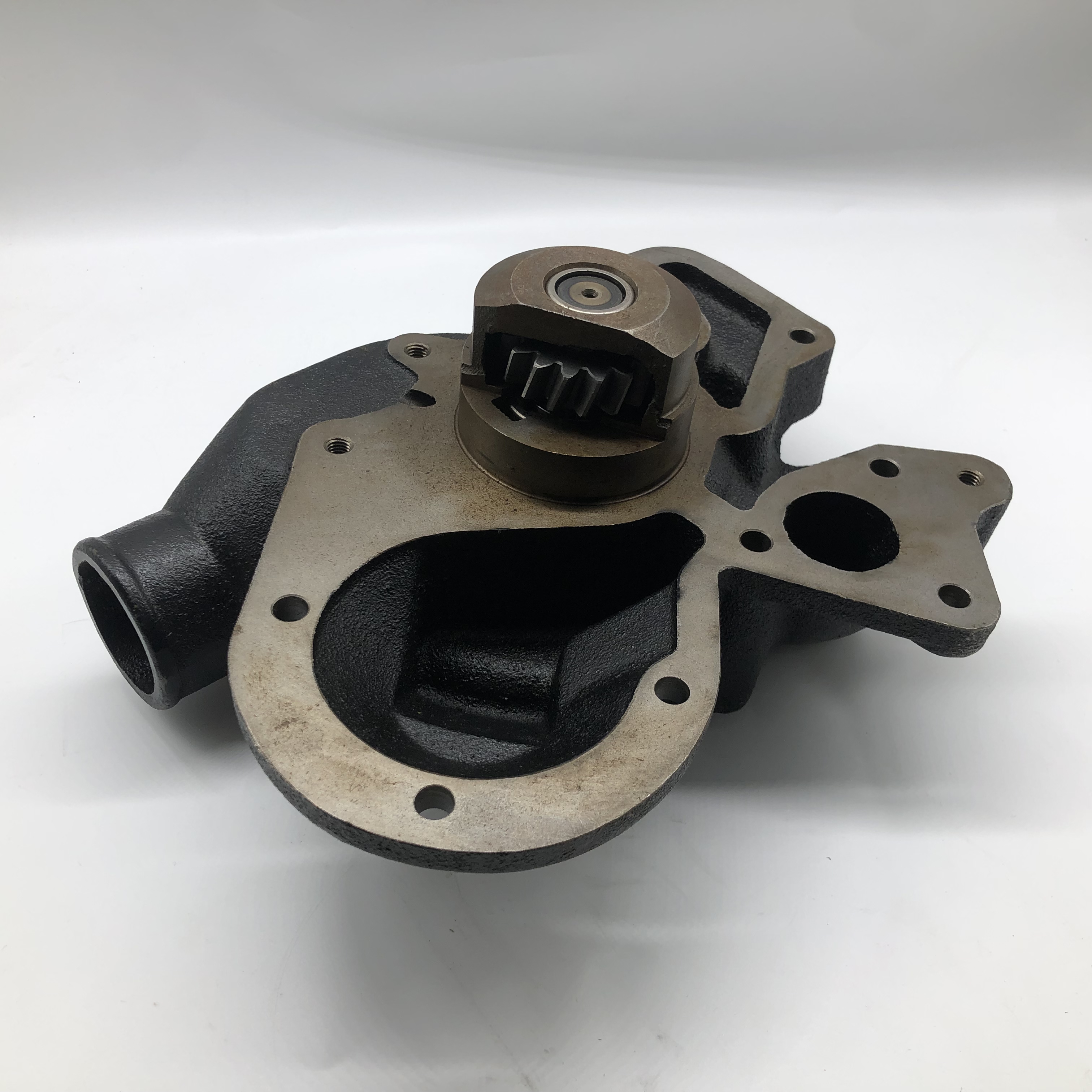Water Pump 4224708M91 U5MW0196 Suitable for Perkins 1004-02 1004-40T 1006-60TW 100% -