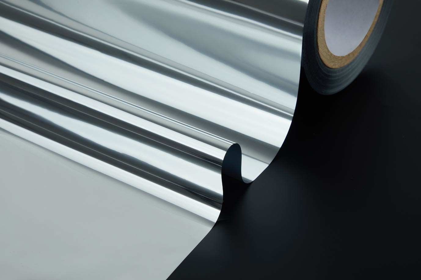Glossy Metalized BOPP Thermal Film 21 Micron For Hot Lamination Packaging