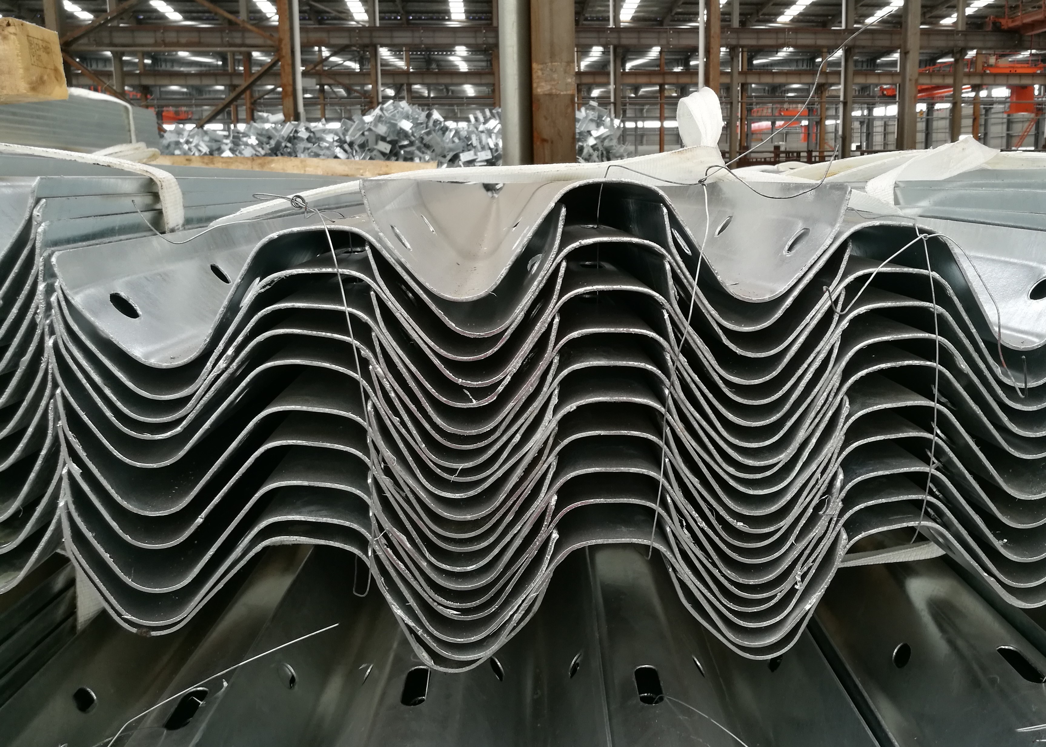 4320*310*83*3mm Galvanized Guard Rail