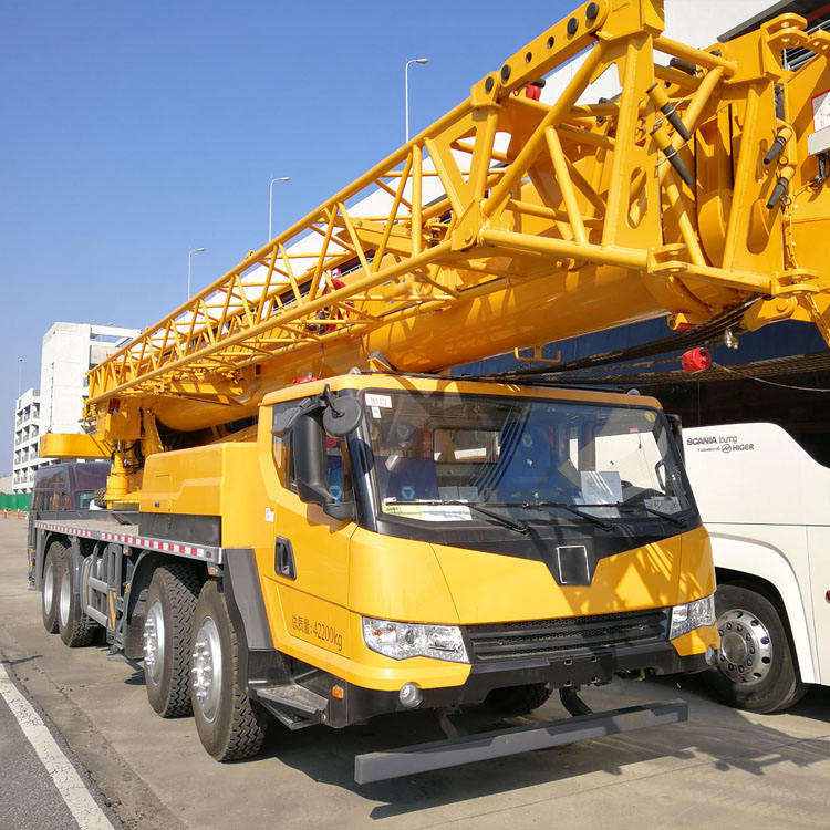 Used 70ton Truck Crane with Maximum Lifting Height of 12.4M-70M and in Good Condition