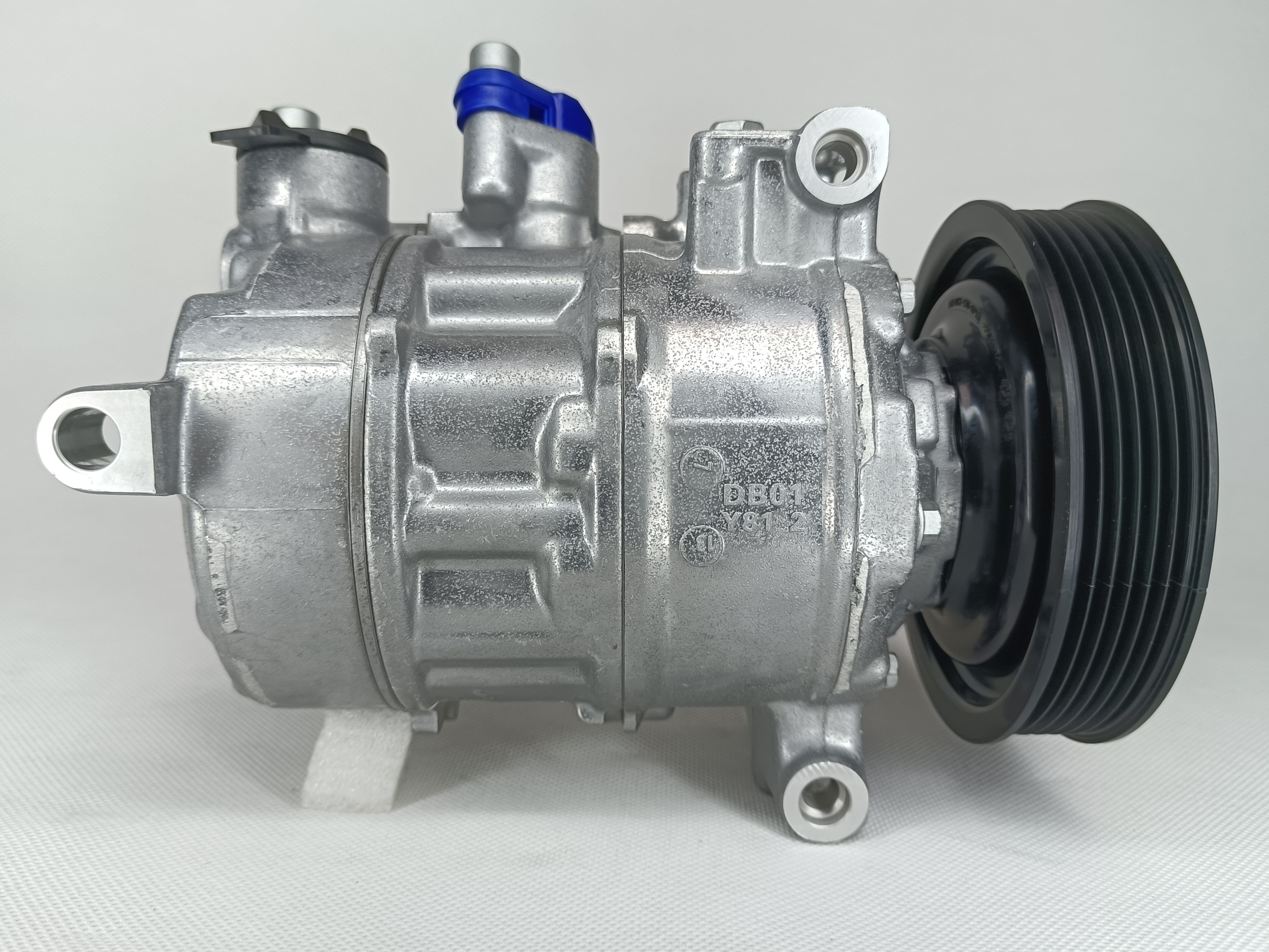 Auto Ac Conditioning Compressor For Audi Q5 L8WD820803B 8WD820803B