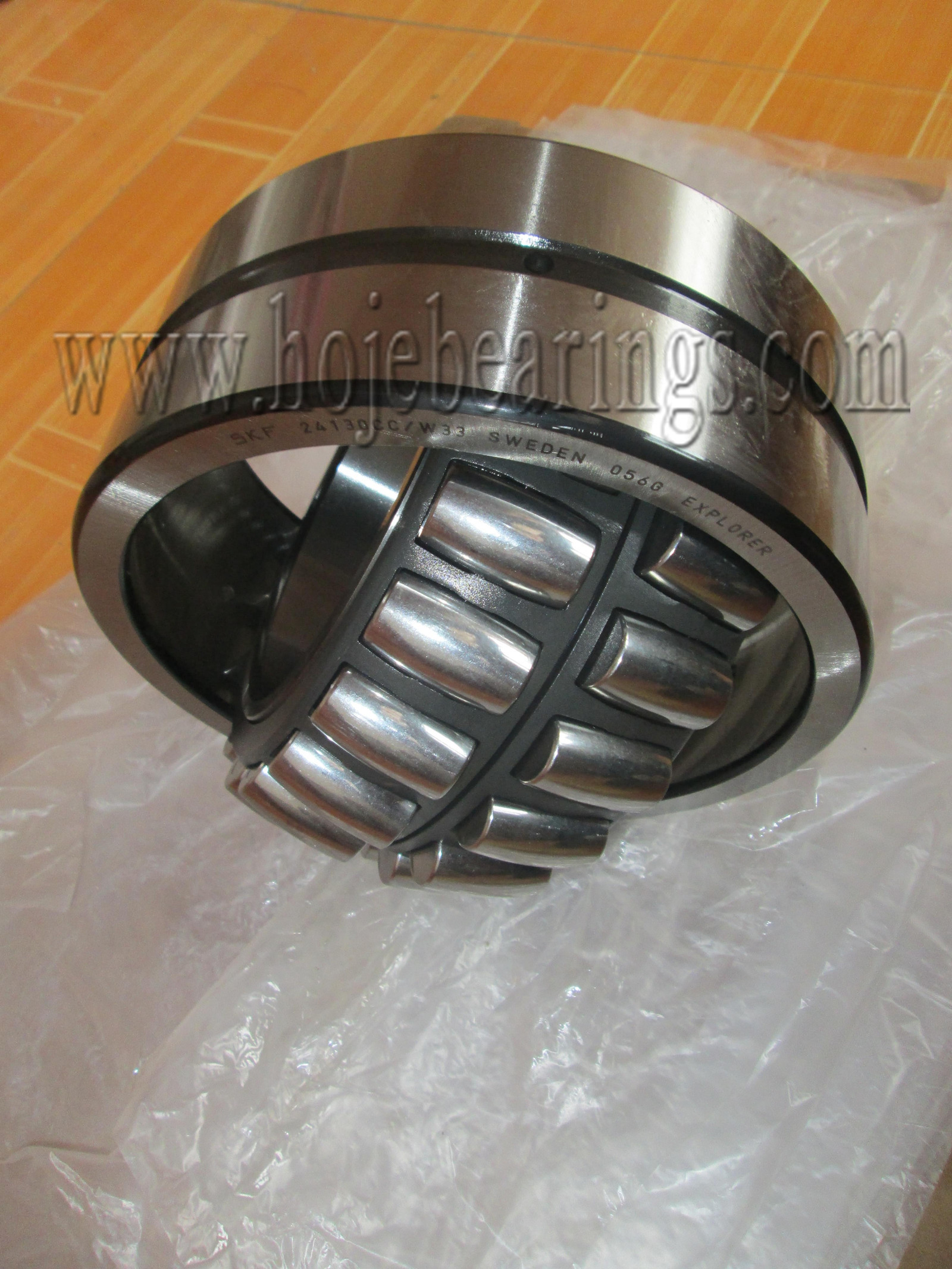 Automative Machine spare Parts Spherical Roller Bearing 22207 E Cc