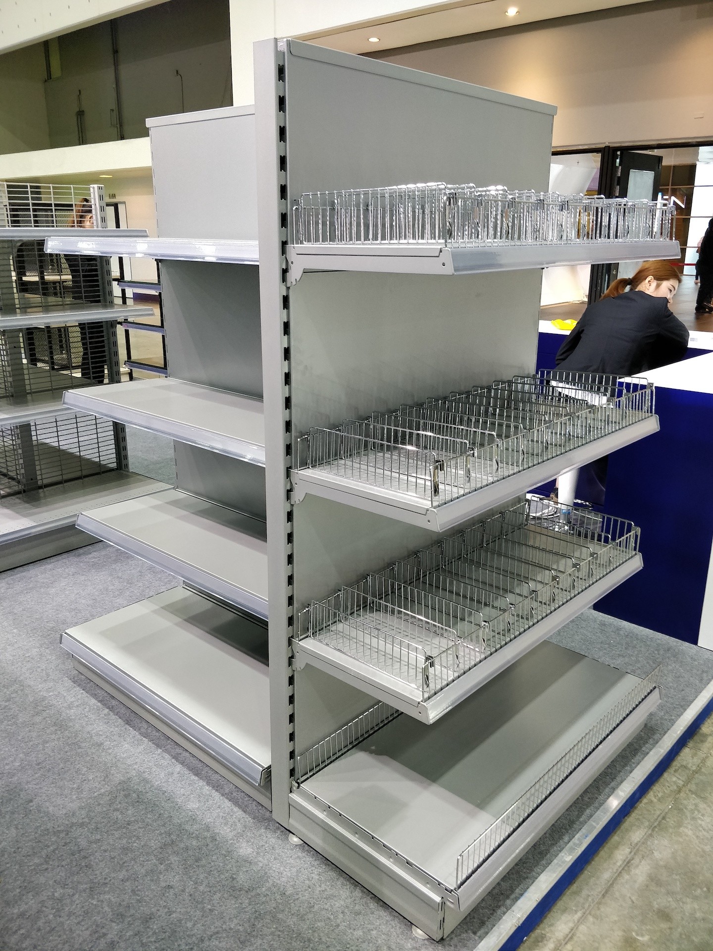 SPCC Material Supermarket Display Shelving Single / Double Sided Design