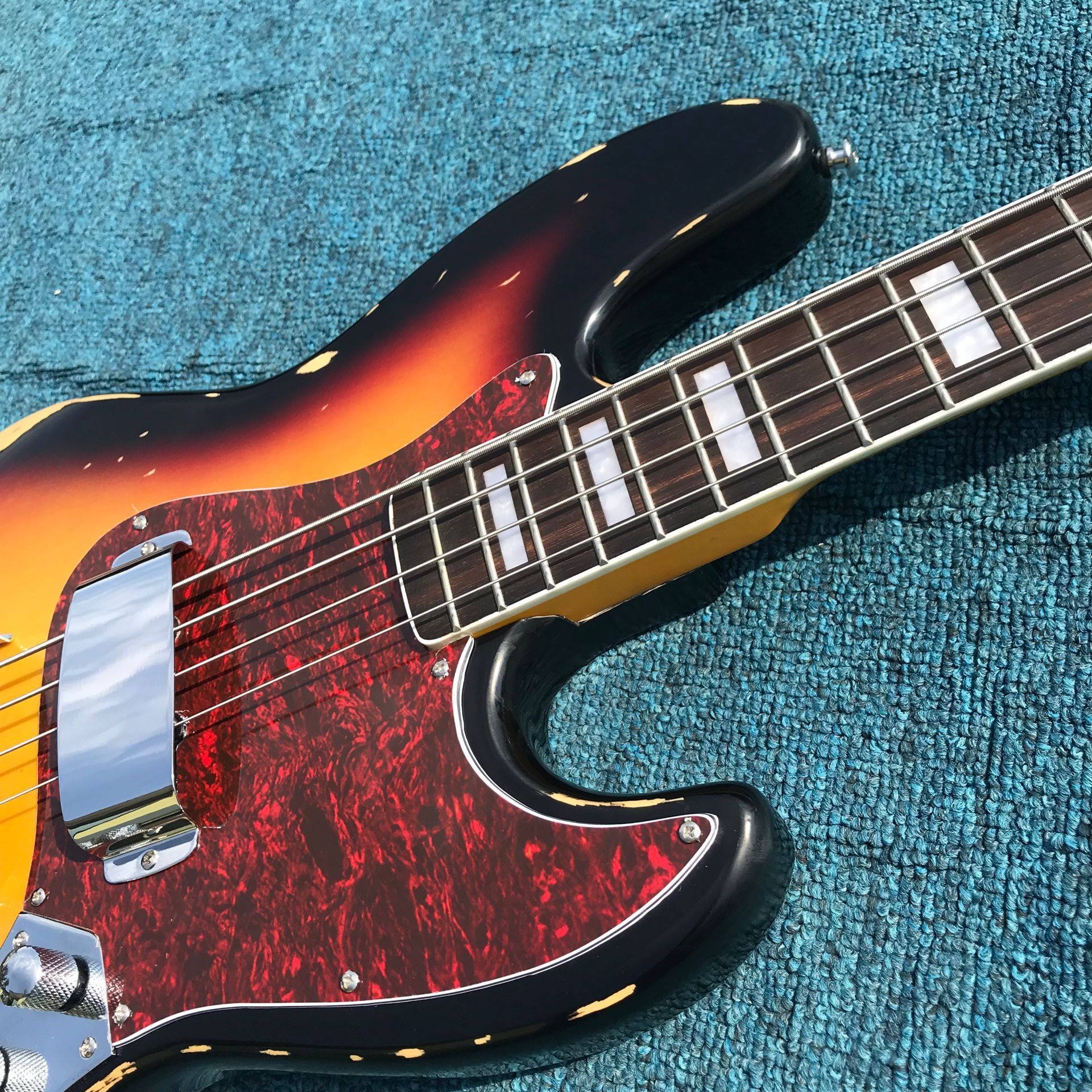 Heavy Relic Jazz Bass Electric Guitar Sunburst Color Alder Body 100% Handmade Nitrolacquer Finish Aged Hardware