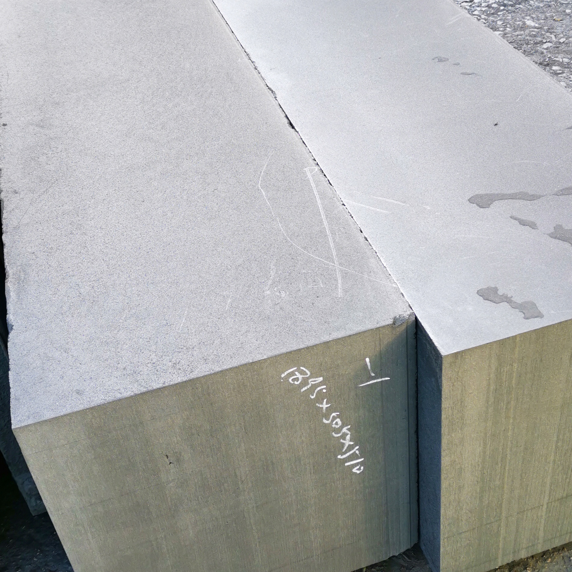 350x700x2000 mm OCZ-2 Vibrated Graphite Block with 0.8mm Grain Size