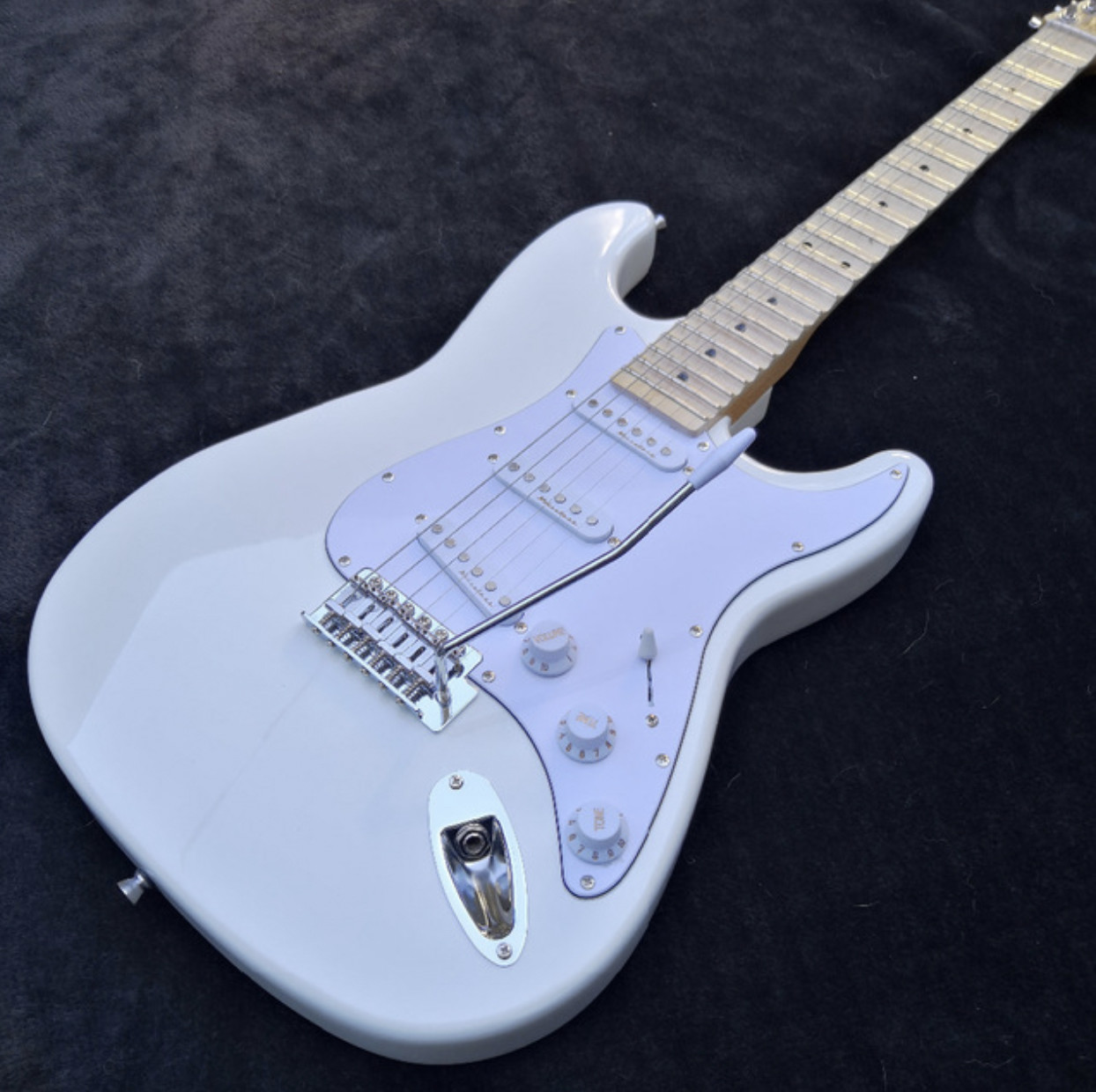 white Scalloped Fingerboard Yngwie Malmsteen Big Head double tremolo Electric Guitar