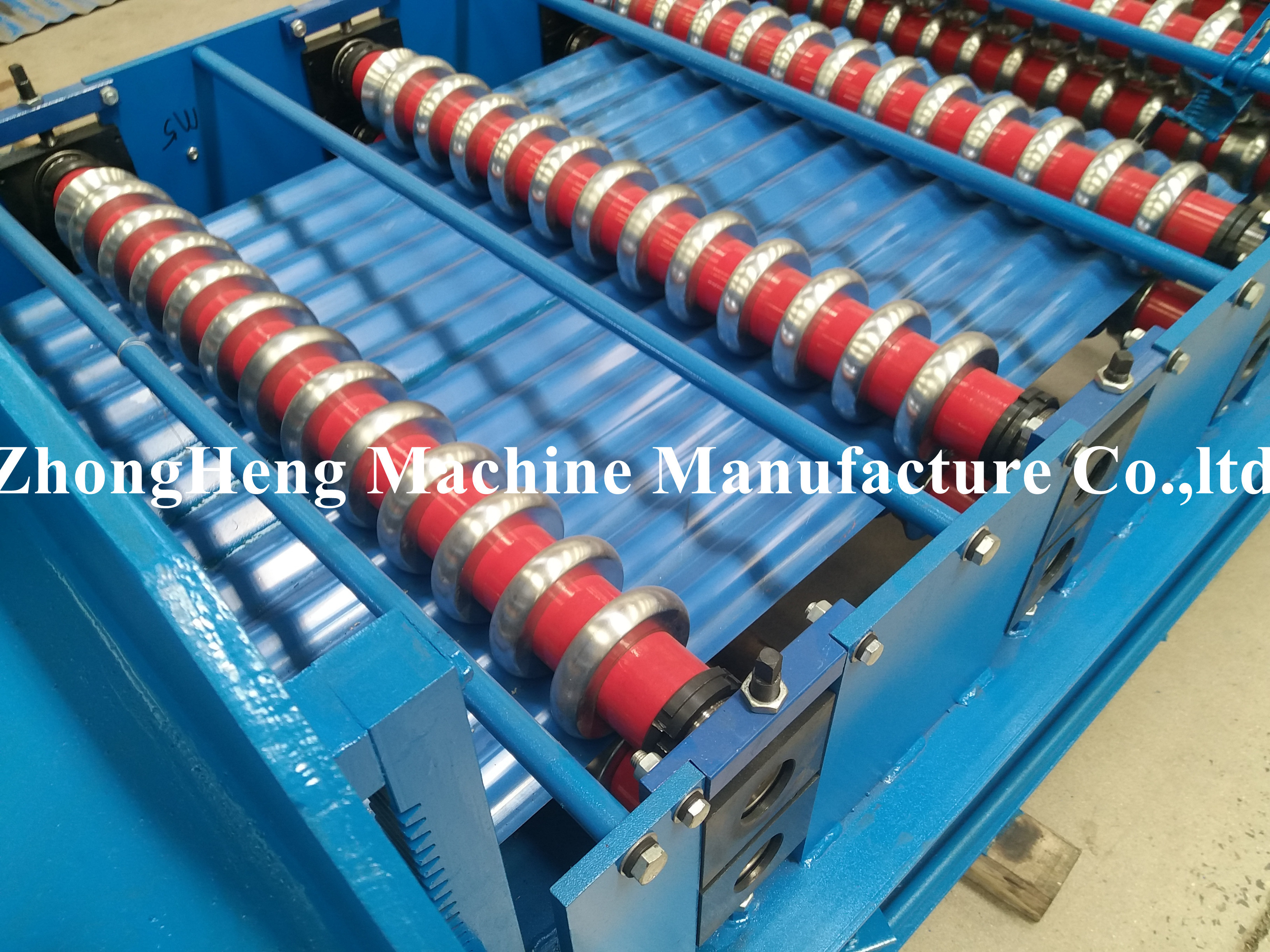 Easy Operate Corrugated Roll Forming Machine / Corrugated Roofing Sheet Making Machine