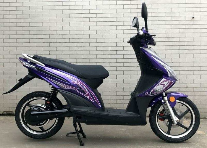 Innovative Electric Moped Motor , Electric Riding Scooters Long Battery Life
