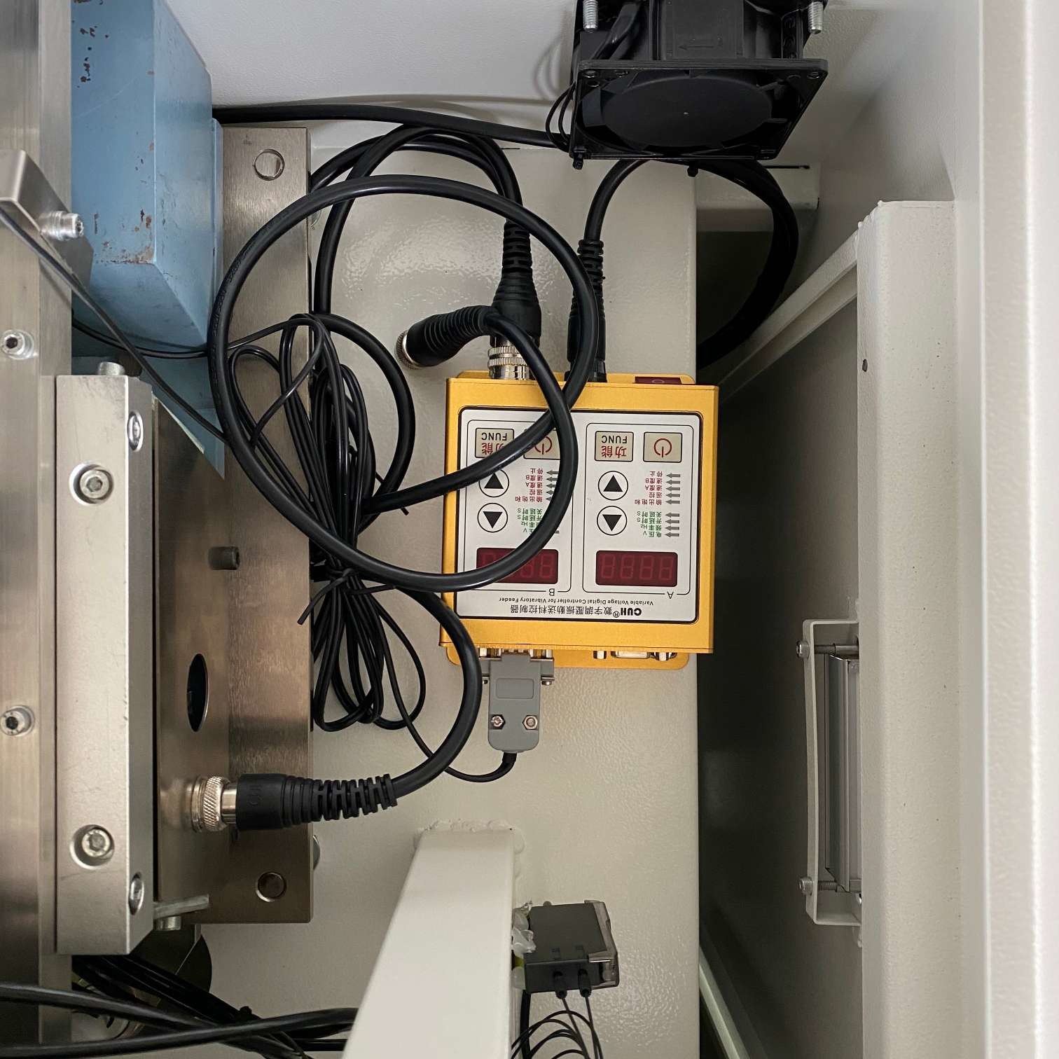 E27 Base Automatic Rivet Machine 100W Auto Riveting Machine 2500PCS/H