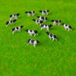 1:150 scale Model Painted 20mm Black and White Farm Animals Cow for model