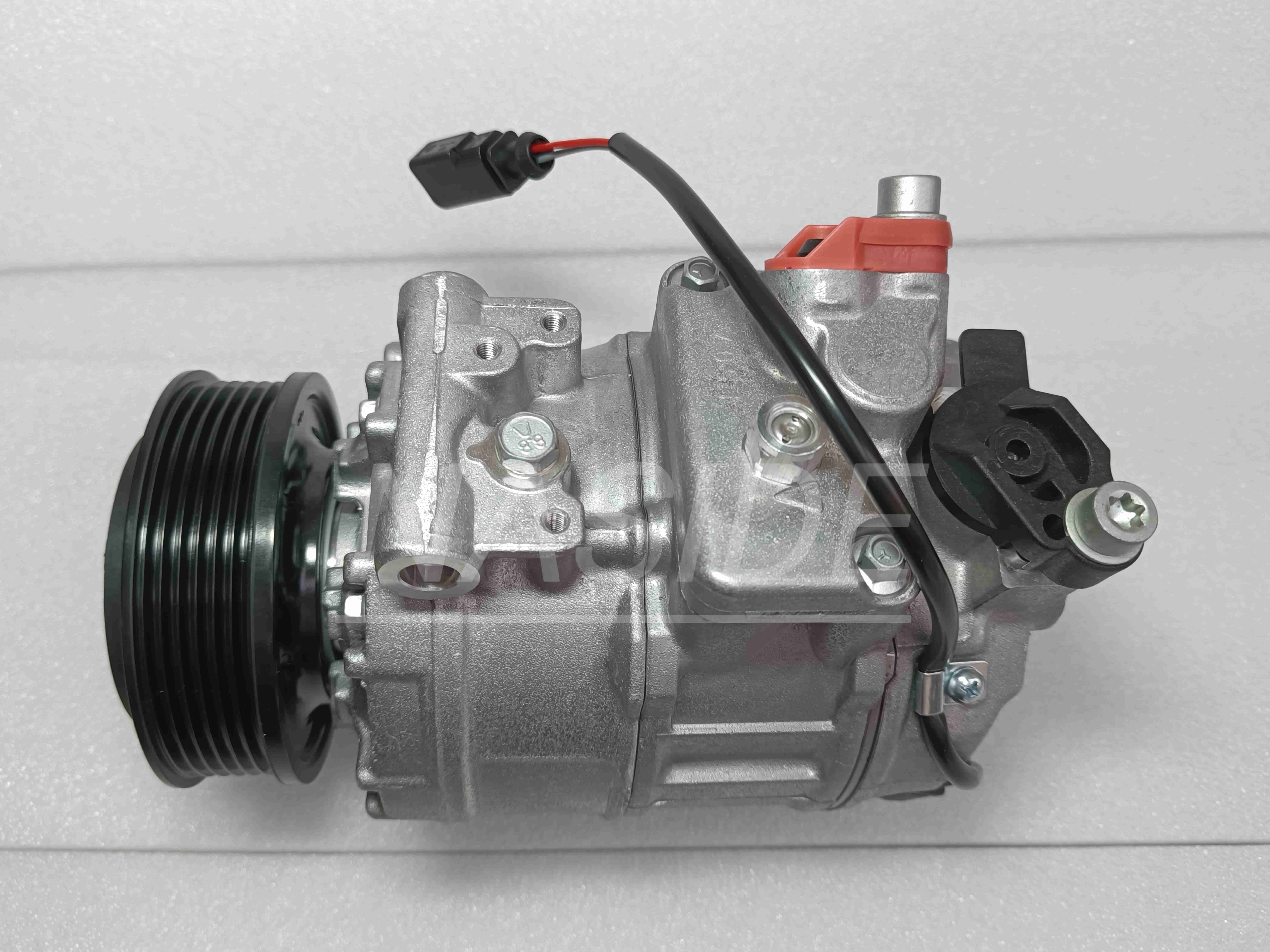 Auto AC Conditioning Compressor For VW Multivan DS84017