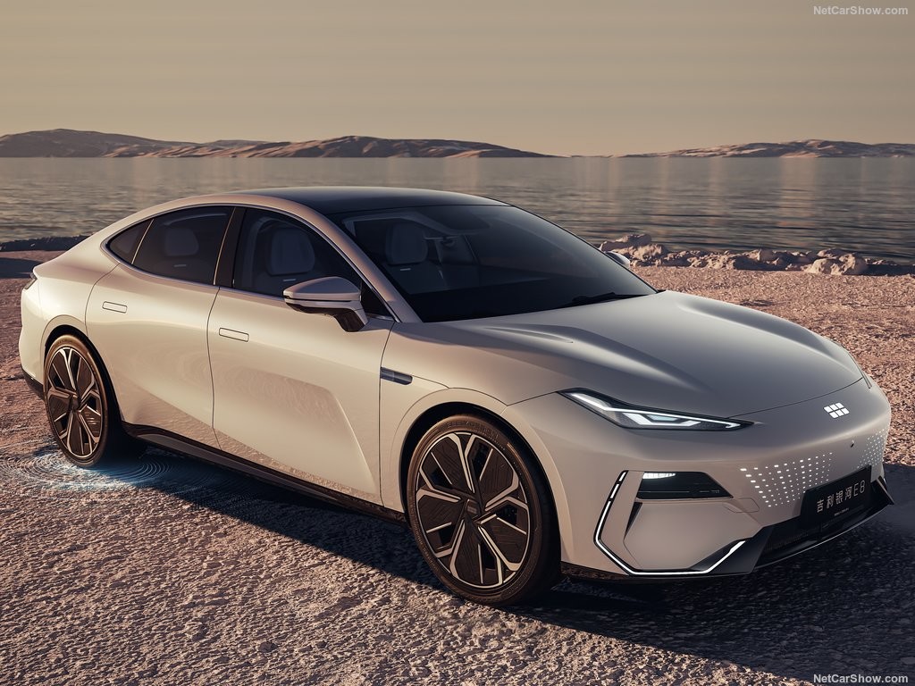 Geely Galaxy E8 Ev Electric Car 2024 550Kw Max New Energy Vehicle Sedan With One Motor At 190km/H Max Speed