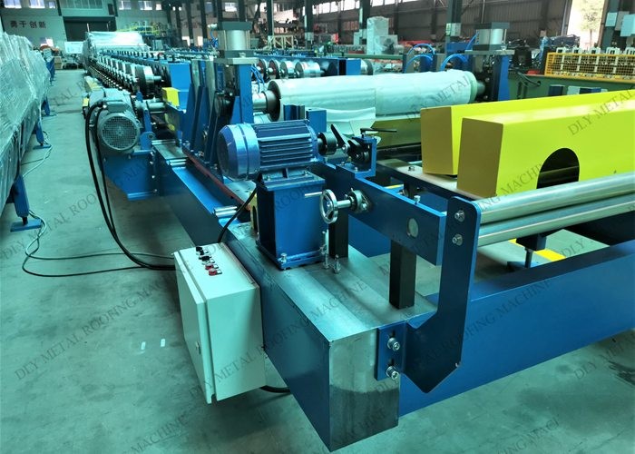 PIR Metal Roof Panel Machine 2000mm PU Sandwich Panel Roll Forming Machine