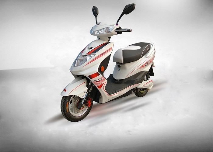 Alloy Wheel Electric Motorcycle Scooter Battery Operated Scooters For Adults