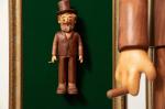OEM Design Carving Wooden Art Sculpture Artists Collectible Crack Resistant