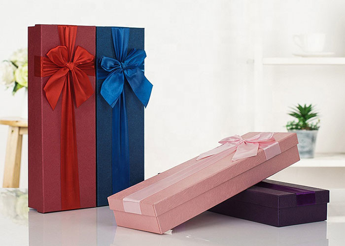 Customized Color Paper Gift Packaging Box Size 34 * 11 * 5cm For Flower