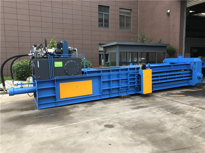 Plastic horizontal waste straw baler/compactor machine