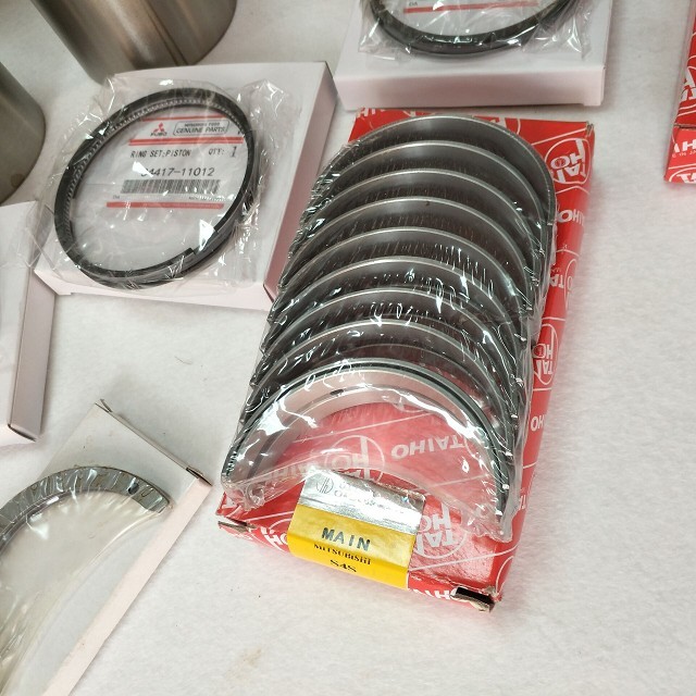 32A17-10100 Excavator Spare Parts S4S Piston With Pin Chamber 53mm