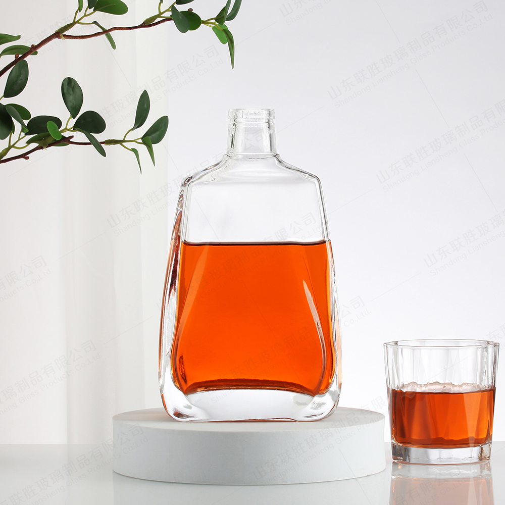 Hot Stamping Surface Handling 500ml 750ml 1000ml Glass Bottle For Spirits Bottle Square