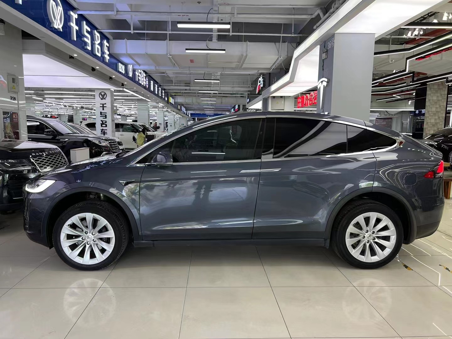 21 Silver Tesla Model X Dual Motors Ternary Lithium Battery Mileage 43000KM SUV