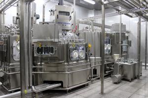 Quality 300ml 1500ml Aseptic Cold Fruit Juice Filling Machine wholesale