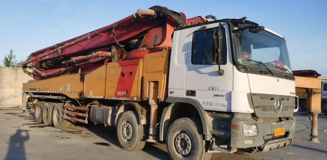 Sy Concretet Pump on Mercedes Benz 62m